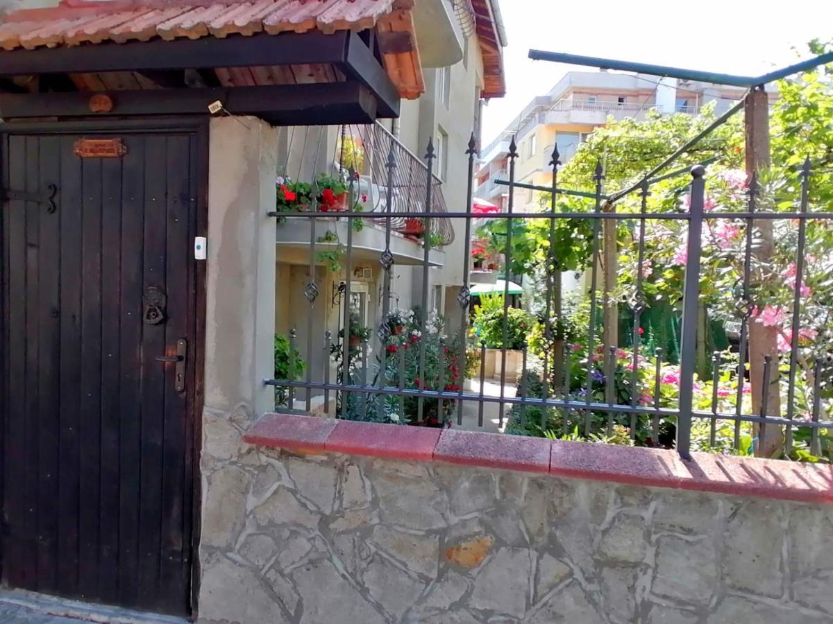 Guest House Sokratovi Obzor Bagian luar foto