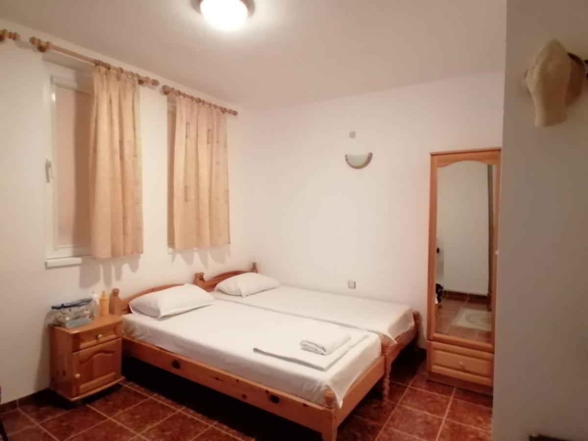 Guest House Sokratovi Obzor Bagian luar foto