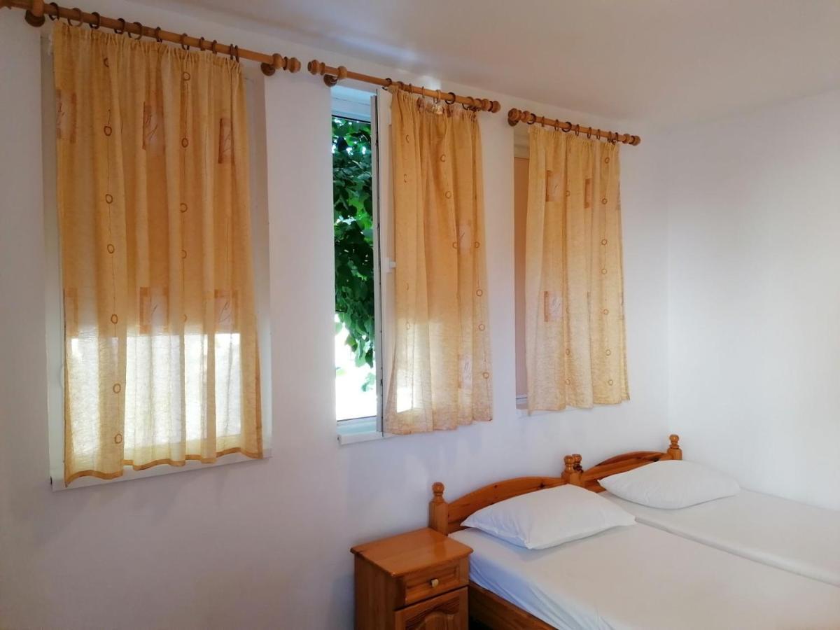 Guest House Sokratovi Obzor Bagian luar foto