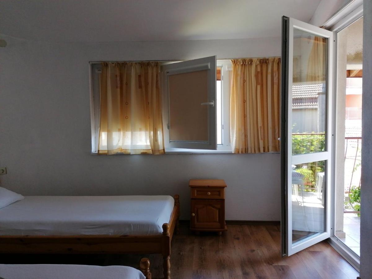 Guest House Sokratovi Obzor Bagian luar foto