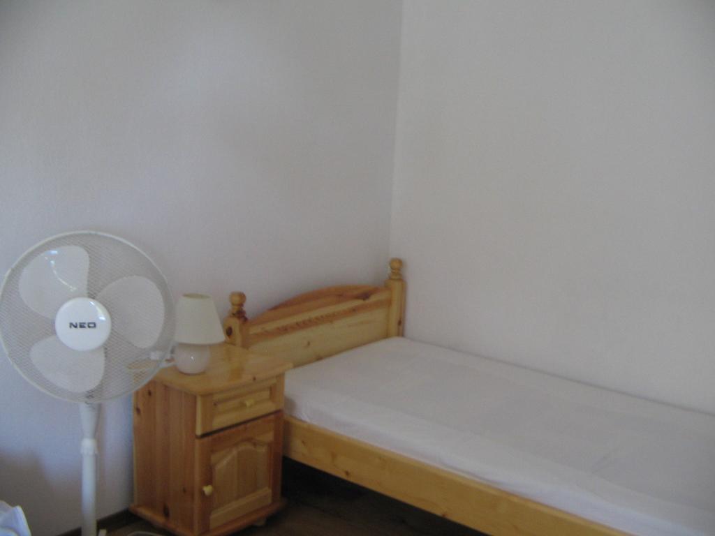 Guest House Sokratovi Obzor Ruang foto