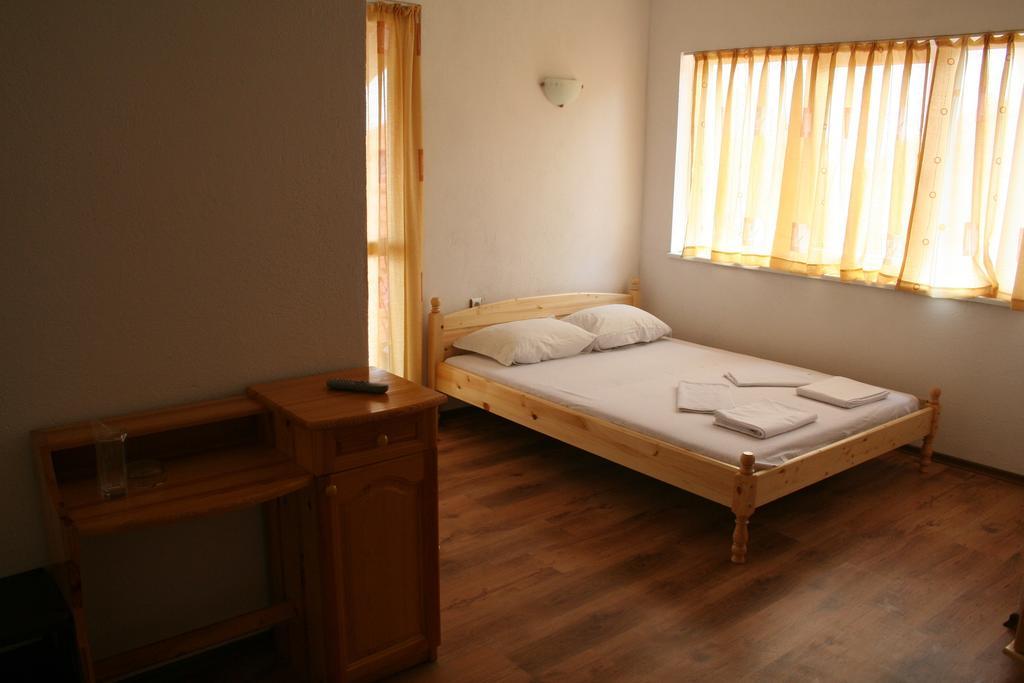 Guest House Sokratovi Obzor Ruang foto