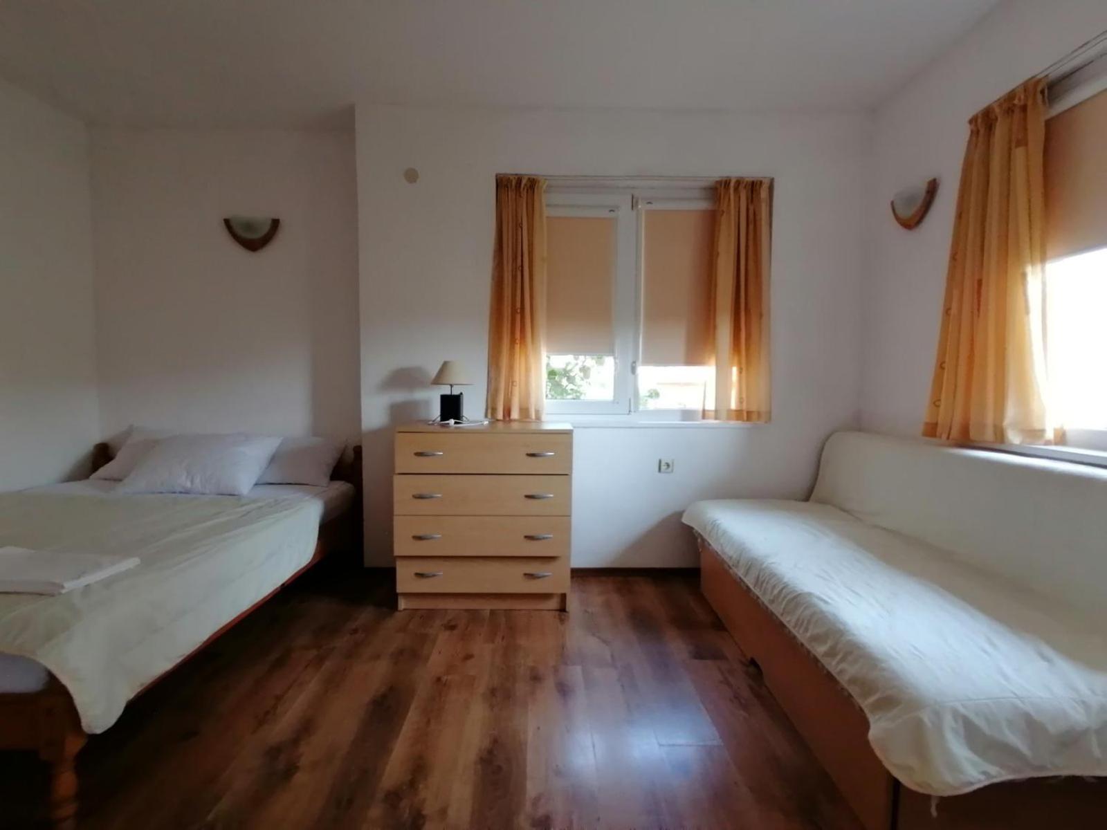 Guest House Sokratovi Obzor Bagian luar foto