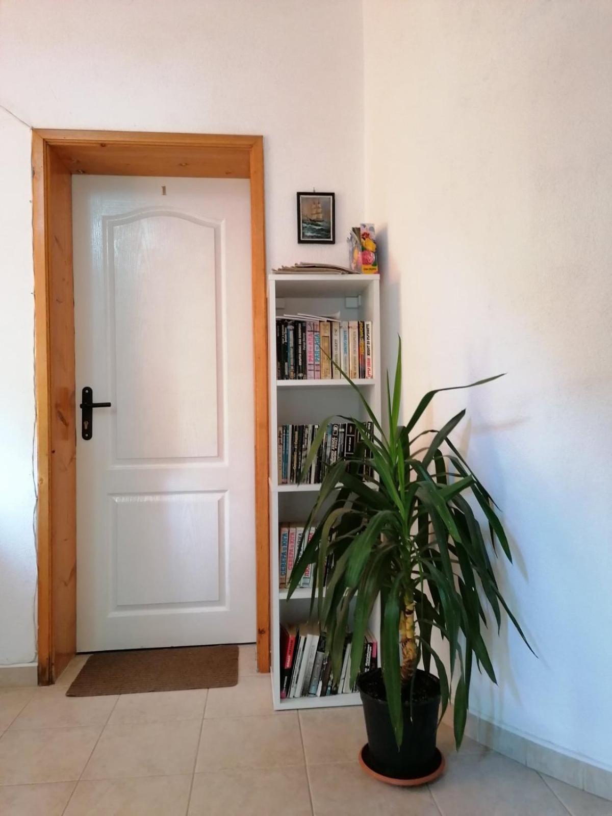 Guest House Sokratovi Obzor Bagian luar foto