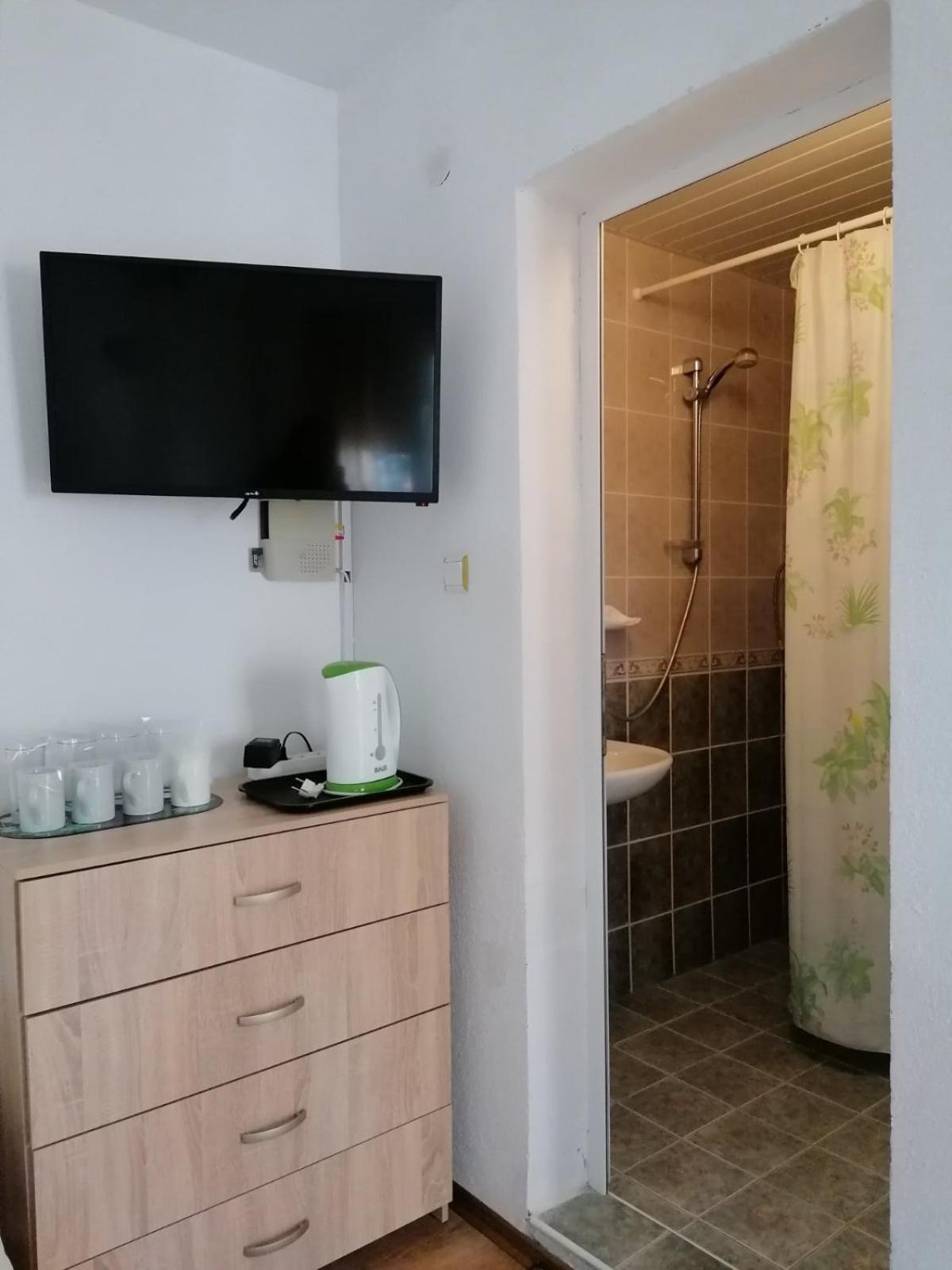 Guest House Sokratovi Obzor Bagian luar foto