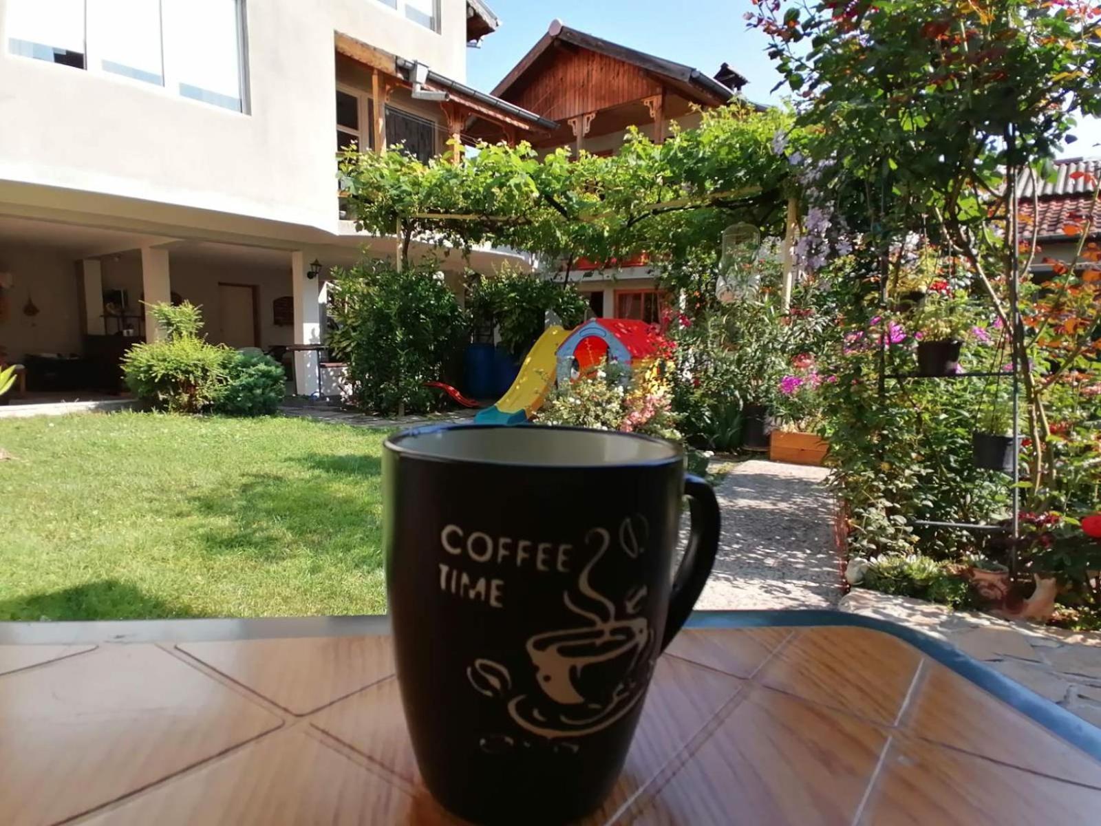 Guest House Sokratovi Obzor Bagian luar foto