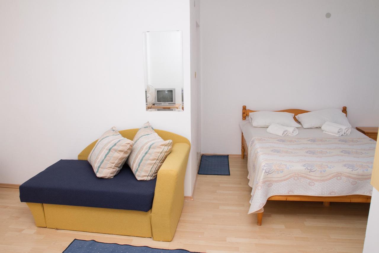 Guest House Sokratovi Obzor Bagian luar foto