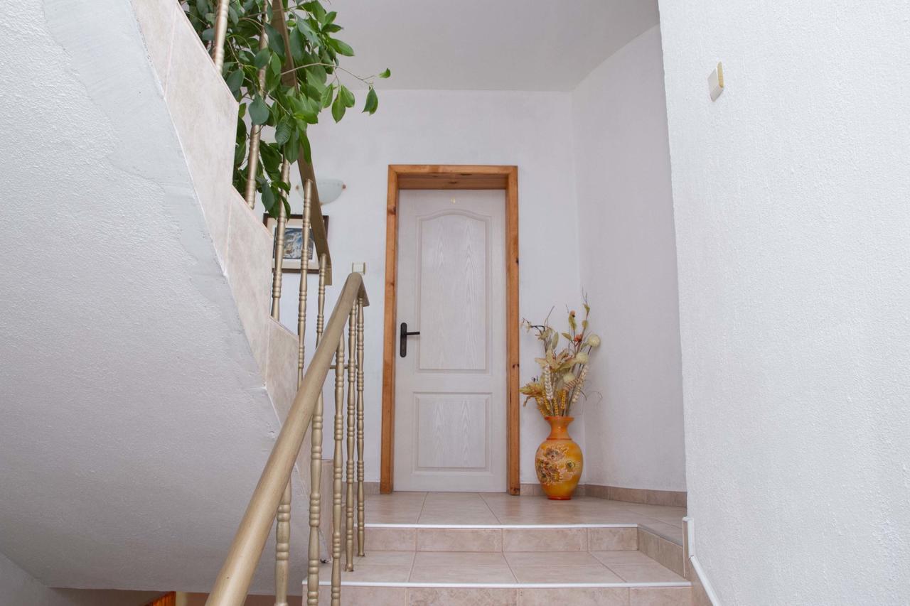 Guest House Sokratovi Obzor Bagian luar foto