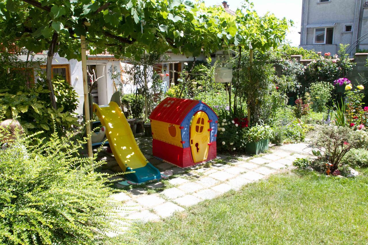 Guest House Sokratovi Obzor Bagian luar foto