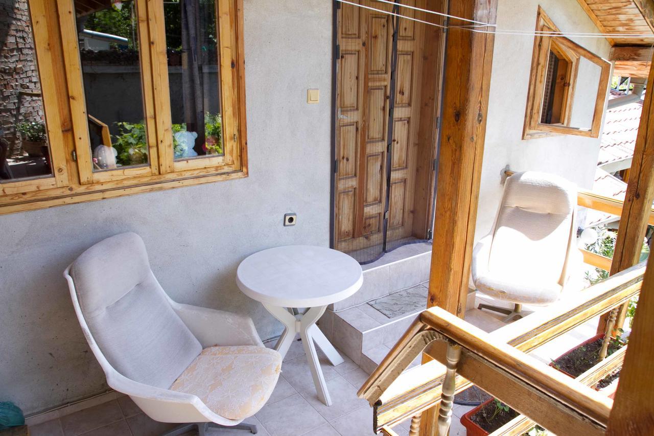 Guest House Sokratovi Obzor Bagian luar foto