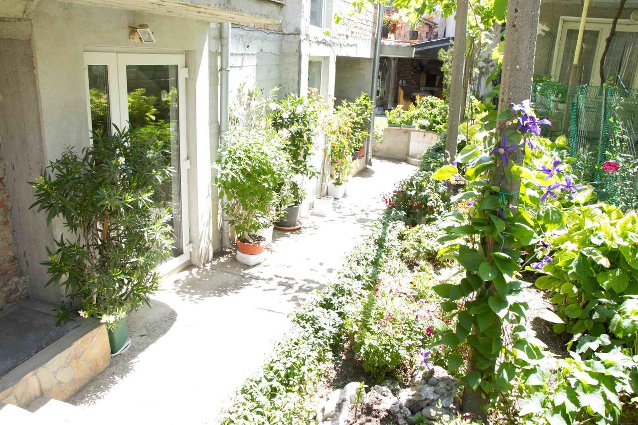 Guest House Sokratovi Obzor Bagian luar foto